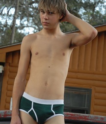 Nudes Boys 14 5a2acc10dfce0.jpg