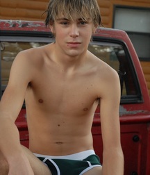 Nudes Boys 14 5a2acc436c66e.jpg