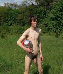 Nude Boys 19 5a2eb5b69f3be.jpg