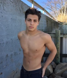 Shirtless 570770d403350.jpg