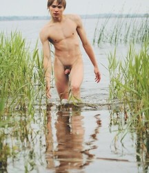 Nude 2 57d12372a7f61.jpg