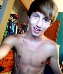 XBG Shirtless 58159bb2e26e4.jpg