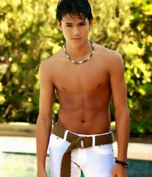 XBG Shirtless 5 583a9ce2da461.jpg