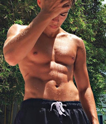 XBG Shirtless 8 586b7df34bbce.jpg