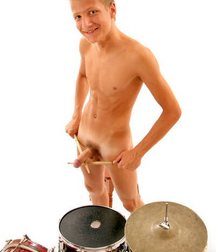 TEEN LADS YOUNG LADS 59776a1b6cdcb.jpg