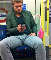 Gourmets in the subway ! 5b5e73ddbe269.jpg