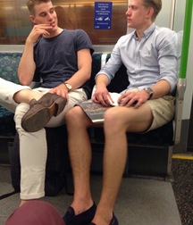 Gourmets in the subway ! 5b5e73e406d29.jpg