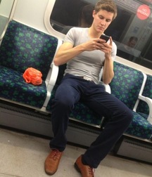 Gourmets in the subway ! 5b5e73e9bf329.jpg