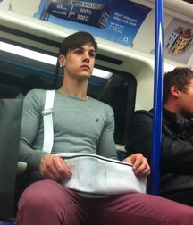 Gourmets in the subway ! 5b5e73ef19639.jpg