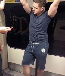 Gourmets in the subway ! 5b5e73f81a023.jpg