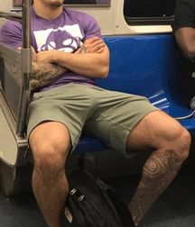 Gourmets in the subway ! 5b5e74019139f.jpg