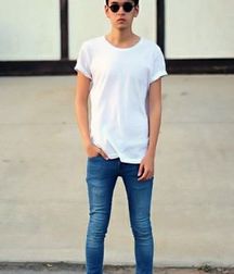 Cute Guys & Girly Things  5cfe96815b226.jpg