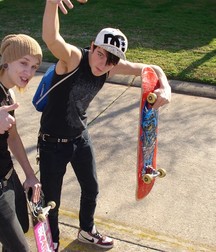 Cute Guys & Girly Things  5cfe96aa1b4ee.jpg