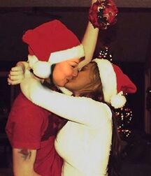 I wish for everyone a Merry Christmas ! Gay Tube 5fe659f74dce4.jpg