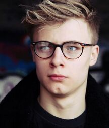 Cute guys in glasses twink tube faces 625c996ad7e0f.jpg
