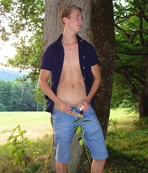 Christian outside 5c1b42758d016.jpg