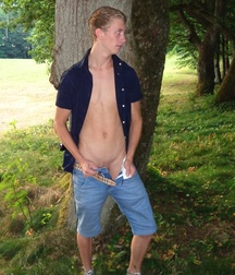 Christian outside 5c1b427a85bfd.jpg