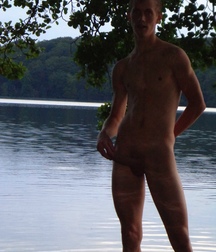 Christian outside 5c1b42e2c0777.jpg