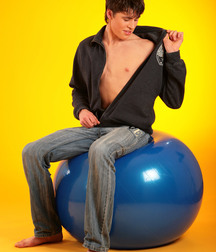 GTS Desmond 5c26a04301e03.jpg