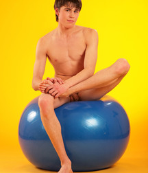 GTS Desmond 5c26a09789105.jpg