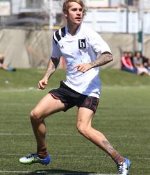 Boys, who makes me hard 5dee12b9df703.jpg