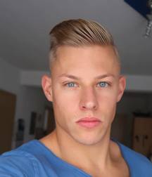 Boys, who makes me hard 5dee12bcbea61.jpg