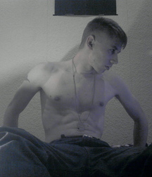 Boys, who makes me hard 5dee1357d6283.jpg