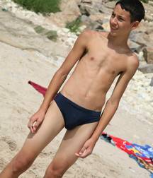 Russenboys beim Baden 593b047de290b.jpg