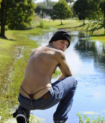 Boys with string 59ae7174b09e9.jpg