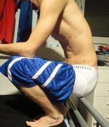 sexy Lukas 5a6267b5a4331.jpg