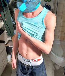 sexy Lukas 5a6269089b5a2.jpg