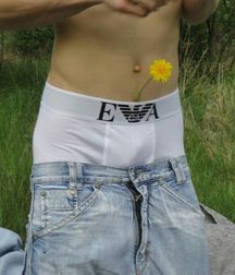 sexy Lukas 5a62695978a23.jpg
