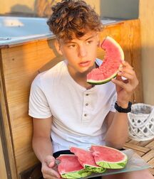 Melonaire Twiunk Tube 618bca25c7f0a.jpg