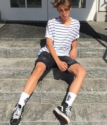 Simply Cute Boys (No Nudity) 618e42708443f.jpg