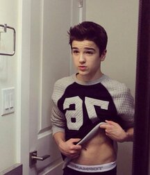 Simply Cute Boys (No Nudity) 618e43cc03c10.jpg