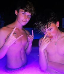 Boys Friendship - Cute And Sexy 619399f39af9b.jpg