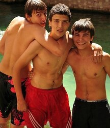 Boys Friendship - Cute And Sexy 61939a2aa4637.jpg