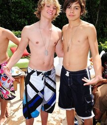 Boys Friendship - Cute And Sexy 61939a694bcd9.jpg