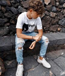 Shirtless Jeans Boys (No Nudity) 61976f85a7abe.jpg