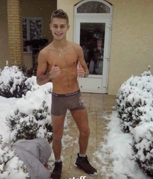 Naughty Boys In Winter 61a328134d98f.jpg