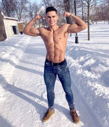 Naughty Boys In Winter 61a32815a0334.jpg