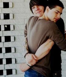 Friends For Life Twink Tube romantic  624b5af9425bd.jpg