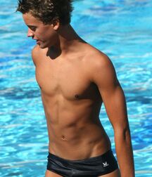 Boys Big Bulge Box - Hung Twinks 628271aeceef2.jpg