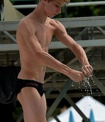 Boys Big Bulge Box - Hung Twinks 628271e0b5b63.jpg