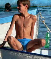 Boys Big Bulge Box - Hung Twinks 6282724e5733a.jpg