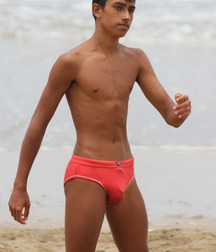 Boys Big Bulge Box - Hung Twinks 628272b127bb5.jpg