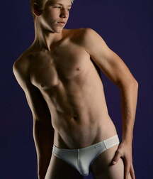Boys Big Bulge Box - Hung Twinks 62827315d7e21.jpg