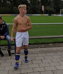 Boys Big Bulge Box - Hung Twinks 628274eb8b99f.jpg