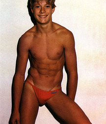 Boys Big Bulge Box - Hung Twinks 628275ce895c7.jpg