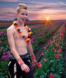 Smiling Boys - Cute Young Twinks Having Fun Happy Super 628ac1833b1ac.jpg